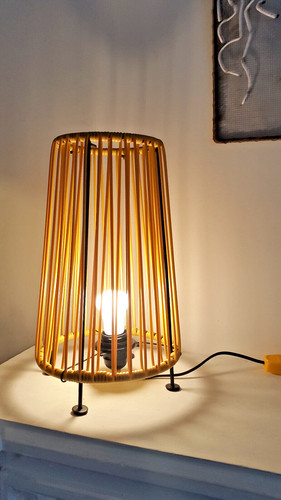 Lampe scoubidou moutarde