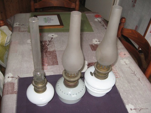 Anciennes lampes pétrole - à,