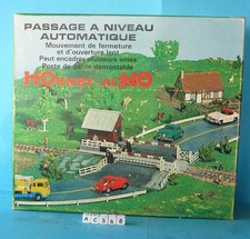 HO HORNBY ACHO 6948 SNCF Passage à niveau automatique  (V6)AC368