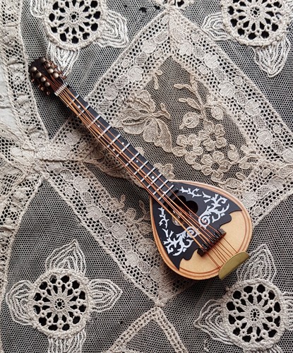 Mandoline miniature poupée - mandoline,