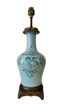 BELLE LAMPE EN PORCELAINE