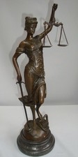 Statue Sculpture La justice