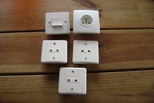 electricité .lot de 4 prises