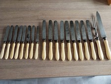 Lot De 19 Anciens Couteaux