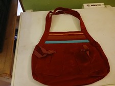 Sac à main rouge velours