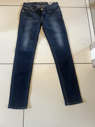 Levi demi curve - levi's,