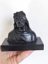 Ancienne statue religieuse