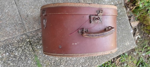 Boite chapeaux ancienne - à,