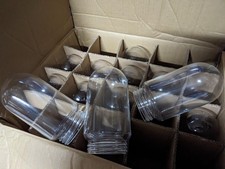 1 UN GLOBE OBUS VERRE SOUFFLÉ