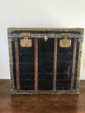 BELLE MALLE / COFFRE VOYAGE CORPS BAGUETTES BOIS DEBUT XXEME TRAVEL WOOD TRUNK