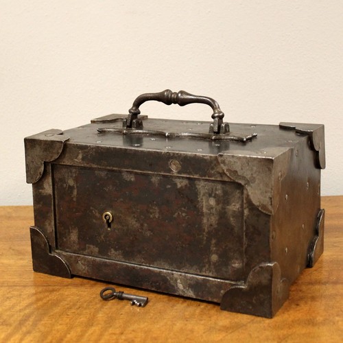 Ancien coffre fort - coffre-fort, voyage