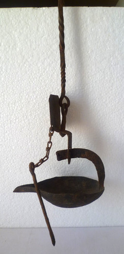 Ancienne lampe huile fer - en,