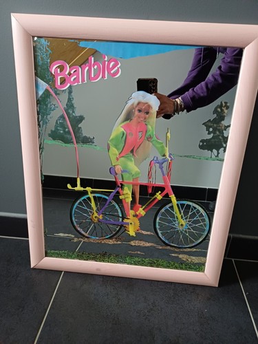 Barbie miroir mural