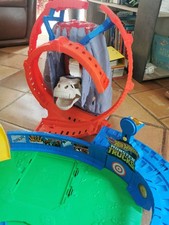 jouet Monster Truck le volcan crash