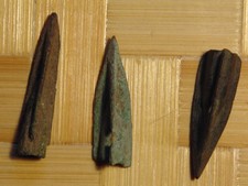 LOT D'ANCIENNES POINTES DE