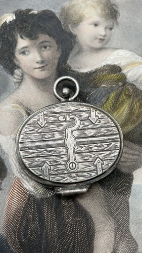 Médaillon ancien ouvrant