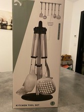 set ustensiles de cuisine 8 pièces. Prix initial: 109€