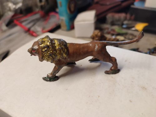 Lion marchant plomb - lion,