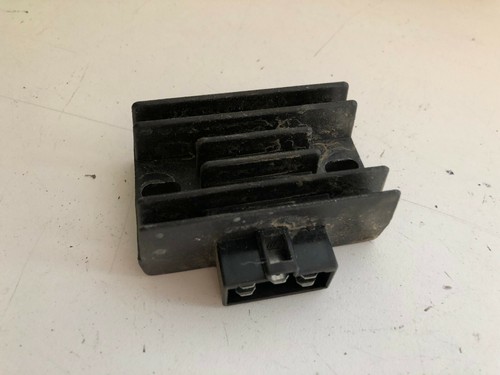 Regulateur tension moto - un,