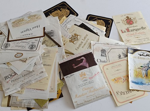 Lot 250 étiquettes vin
