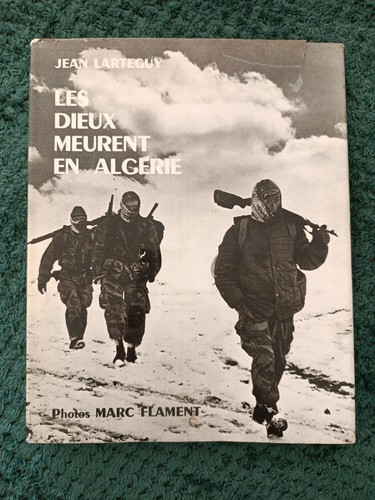 Livre les dieux meurent - livre,