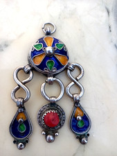 ANCIEN PENDENTIF A BRELOQUES-
