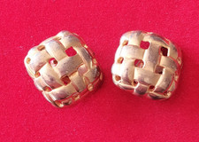 BOUCLES D'OREILLES VINTAGE CLIPS - DORE CARRE SIGNE JACQUES ESTEREL