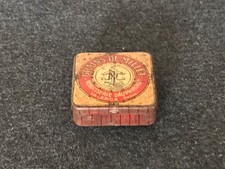 Petite et ancienne boîte