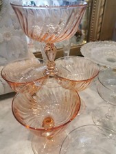 6 magnifiques coupes à champagne vintage en verre rose Cristal d'Arques ? 