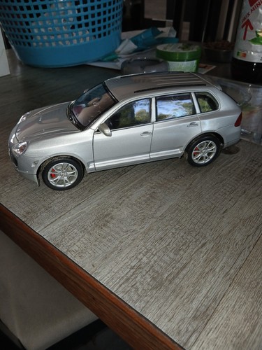 Porsche cayenne turbo - cayenne, 1/18