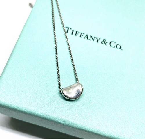 Collier pendentif haricot