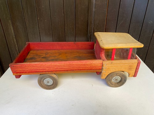 Camion dejou grand plateau - grand,