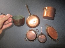 6 casseroles  de poupée XIX ème cuivre et laiton  , belles et fonctionnelles 