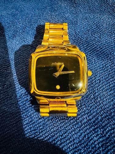 Nixon battery powered watch - nixon, battery-powered