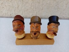 Bouchons anciens en bois sculptés tête bec verseurs bouchon