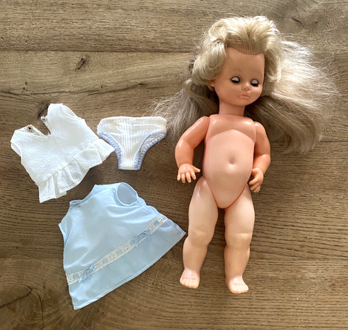 Poupée bella vêtue - poupée,
