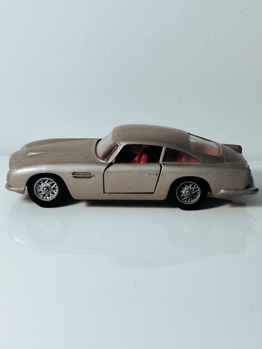 Aston martin db5 - aston,
