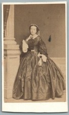 CDV 1860 Femme accoudée à