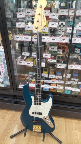 Guitare basse électrique