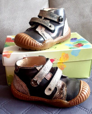 Belle paire de chaussures rose, prune Little Mary  P: 25