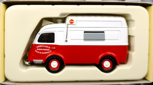 Corgi 143 renault - 143,