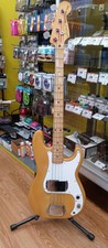 Guitare basse électrique aria - basse,