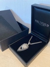 Collier pendentif en argent