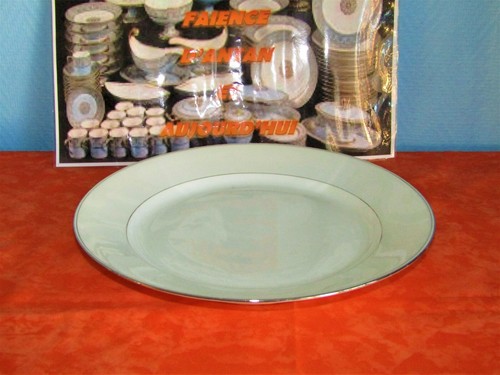 Grand plat rond porcelaine