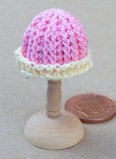 1:12 Échelle Femmes Rose Crochet Chapeau Tumdee Maison de Poupées Miniature T4