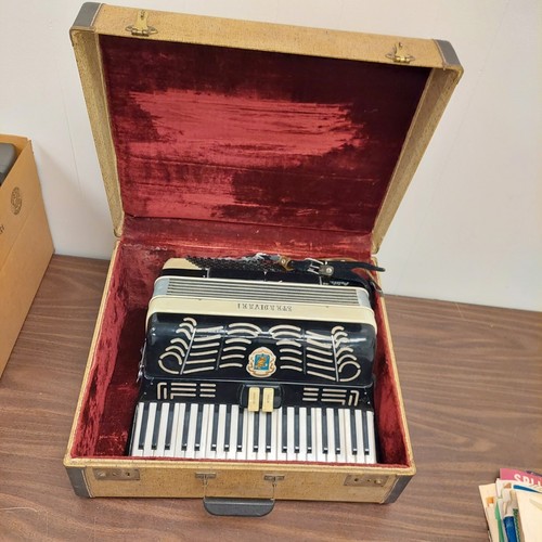 Stradivari accordion petite - stradivari,