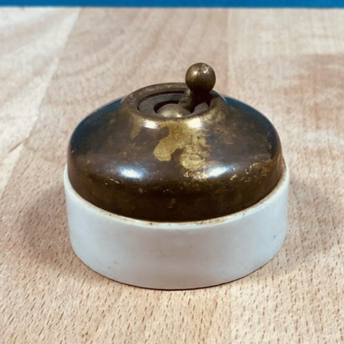 Ancien interrupteur porcelaine