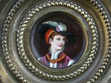 Assiette décorative ancienne