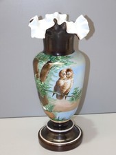 -JOLI VASE NAPOLEON III OPALINE soufflée décor Peint CHOUETTE REHAUT D'émail  D