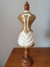 Grand mannequin bustier ancien en papier maché peint main sur pied en bois